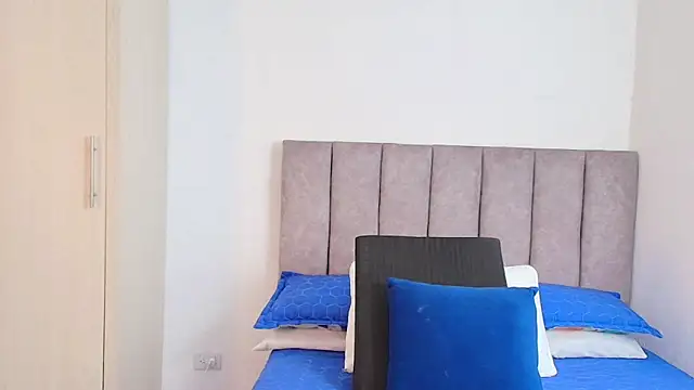 karina lewis  online show from 01/26/25, 03:38