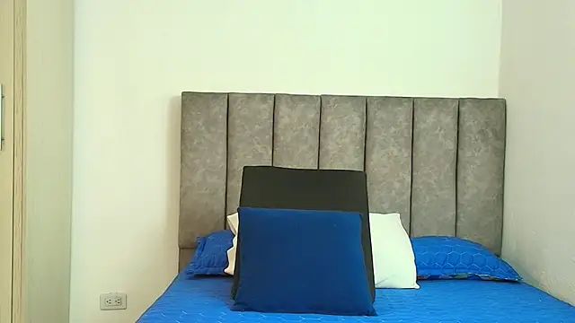 karina lewis  online show from 10/13/25, 04:45