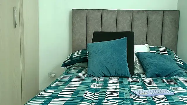 karina lewis  online show from 02/20/26, 04:42