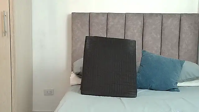 karina lewis  online show from 07/06/26, 06:21