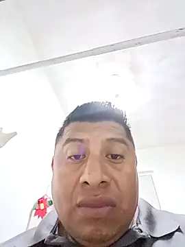 Snapshot of Riatatuil chatting on 10/08/25, 02:04 Riatatuil online show from 10/08/25, 02:04