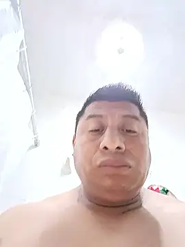 Snapshot of Riatatuil chatting on 10/15/25, 09:59 Riatatuil online show from 10/15/25, 09:59