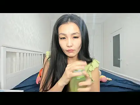 Missykitty01 online show from 12/16/25, 01:54