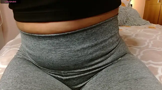 Roussmariehenao online show from 02/05/25, 03:45