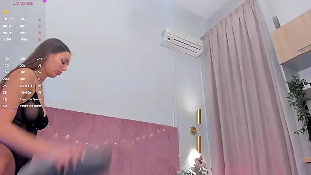 AprilWong online show from 01/16/25, 12:20