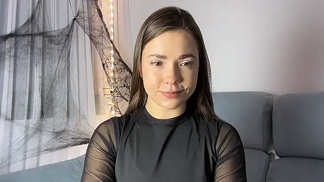 Snapshot of Mika_Miller chatting on 10/29/25, 10:33 Mika Miller online show from 10/29/25, 10:33