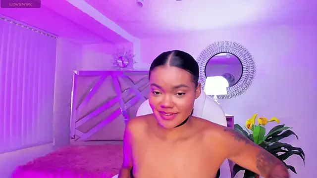 Snapshot of madisson_davon chatting on 12/20/24, 04:57 madisson davon online show from 12/20/24, 04:57