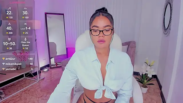 Snapshot of madisson_davon chatting on 03/06/25, 05:00 madisson davon online show from 03/06/25, 05:00