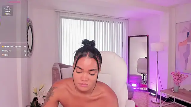 Snapshot of madisson_davon chatting on 03/20/25, 04:42 madisson davon online show from 03/20/25, 04:42