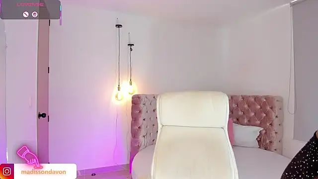 Snapshot of madisson_davon chatting on 10/02/25, 12:45 madisson davon online show from 10/02/25, 12:45