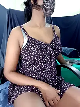 Midnight Blossom online show from 02/10/25, 09:04