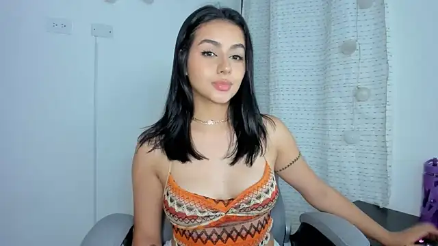 julia strauns online show from 02/12/25, 08:27