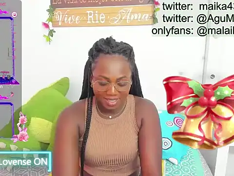 Snapshot of maika28 chatting on 04/09/26, 04:45 maika28 online show from 04/09/26, 04:45