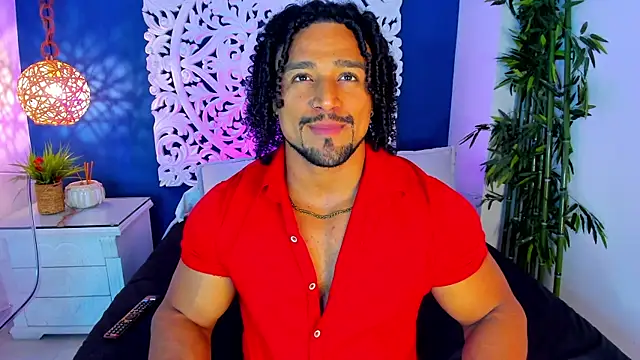 Snapshot of MikeEstevess chatting on 07/26/26, 06:21 MikeEstevess online show from 07/26/26, 06:21