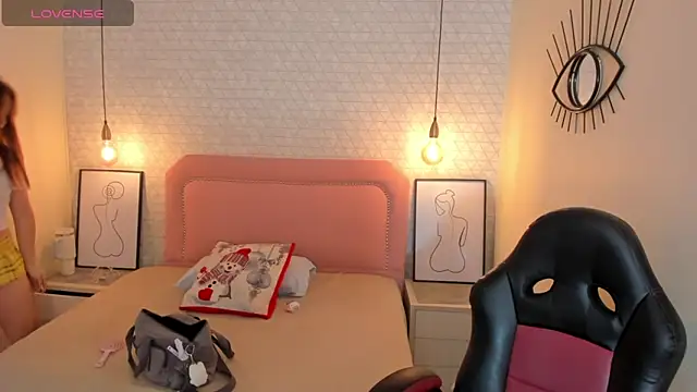 Kittytimberlake online show from 12/05/25, 12:47