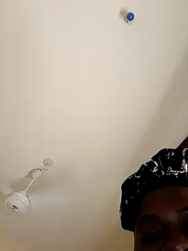 Birdie girl 1 online show from 03/11/25, 11:26