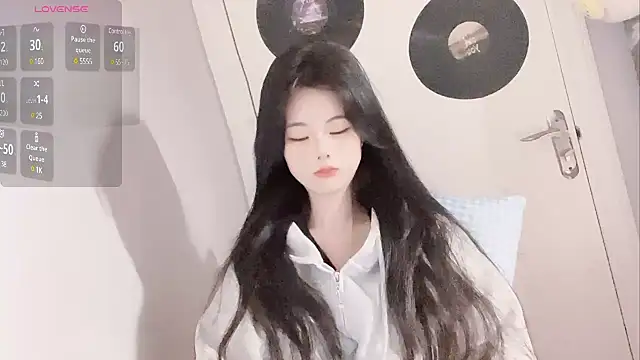 Qedgjwyz1 online show from 02/06/25, 12:43