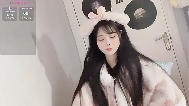 Qedgjwyz1 online show from 02/22/25, 05:02