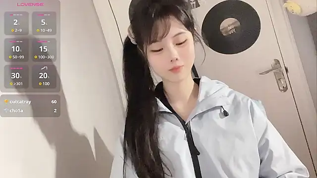 Qedgjwyz1 online show from 02/25/25, 12:36