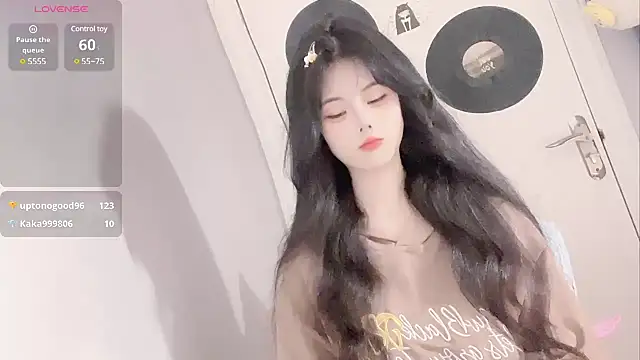 Qedgjwyz1 online show from 03/12/25, 03:35