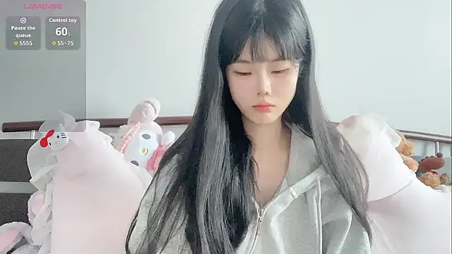 Qedgjwyz1 online show from 04/08/26, 11:27