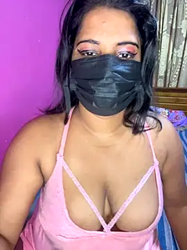 NOORA-GIRL online show from 10/18/25, 04:37