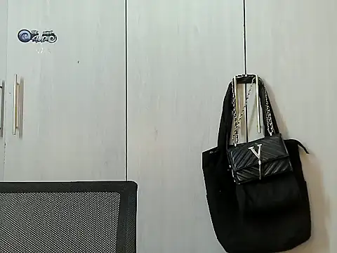 Destiny Desire online show from 10/13/25, 06:52