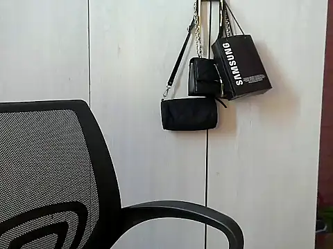 Destiny Desire online show from 11/11/25, 08:47