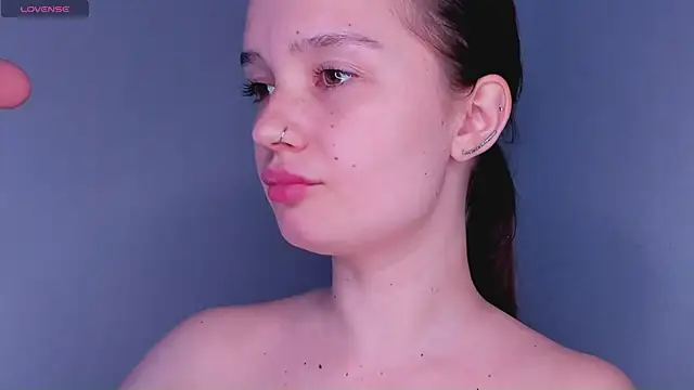 bitchpeace  online show from 04/18/26, 07:51