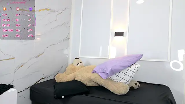 Snapshot of zorravioletta1 chatting on 02/10/26, 11:36 zorravioletta1 online show from 02/10/26, 11:36