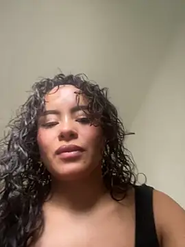 Snapshot of Marie_Rose chatting on 10/04/25, 06:17 Marie Rose online show from 10/04/25, 06:17