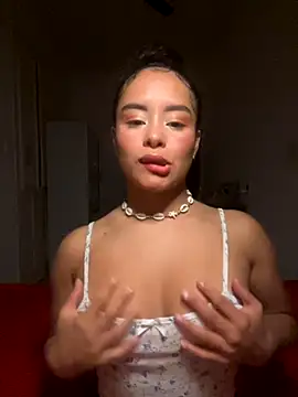 Snapshot of Marie_Rose chatting on 11/11/25, 10:32 Marie Rose online show from 11/11/25, 10:32