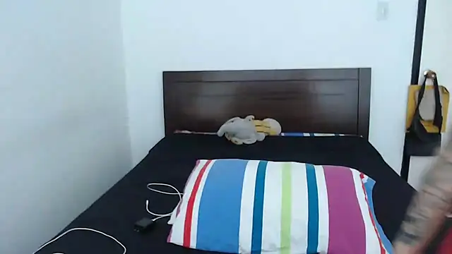 rebecca collin online show from 10/16/25, 08:32