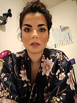 Saturnia Yvonne online show from 12/06/24, 11:57