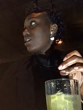 Snapshot of Lola_kims chatting on 01/15/25, 04:32 Lola kims online show from 01/15/25, 04:32