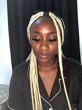 Snapshot of Lola_kims chatting on 02/14/25, 07:07 Lola kims online show from 02/14/25, 07:07