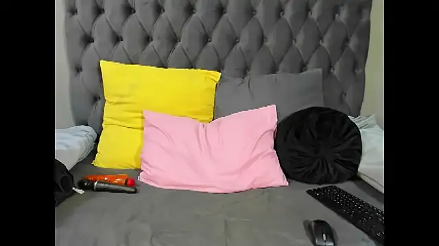 DIRTYTALKINQUEEN online show from 10/23/25, 05:12