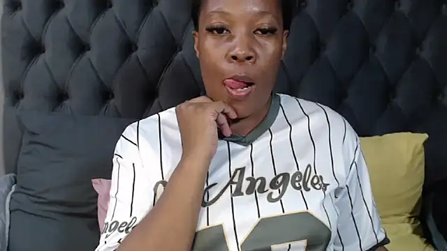 DIRTYTALKINQUEEN online show from 11/05/25, 08:20