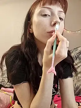 Snapshot of _Alice_0-0 chatting on 10/11/25, 08:13  Alice 0-0 online show from 10/11/25, 08:13