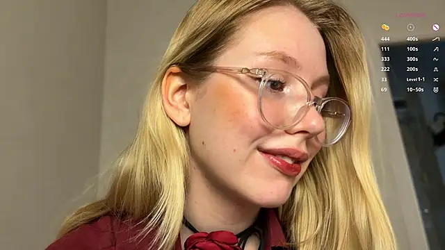 HoneyAudrey online show from 02/11/25, 02:25