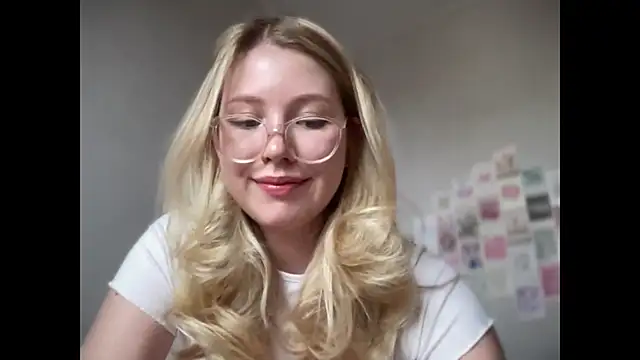 HoneyAudrey online show from 09/29/25, 02:49