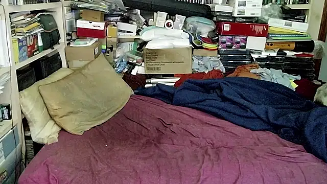 Snapshot of hadeszeuss2 chatting on 12/02/24, 04:42 hadeszeuss2 online show from 12/02/24, 04:42