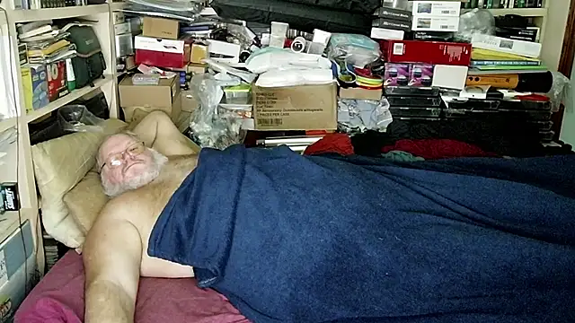 Snapshot of hadeszeuss2 chatting on 12/10/24, 05:44 hadeszeuss2 online show from 12/10/24, 05:44