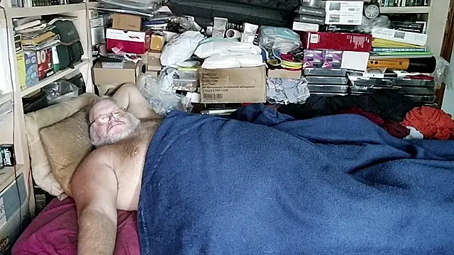 Snapshot of hadeszeuss2 chatting on 12/11/24, 02:44 hadeszeuss2 online show from 12/11/24, 02:44