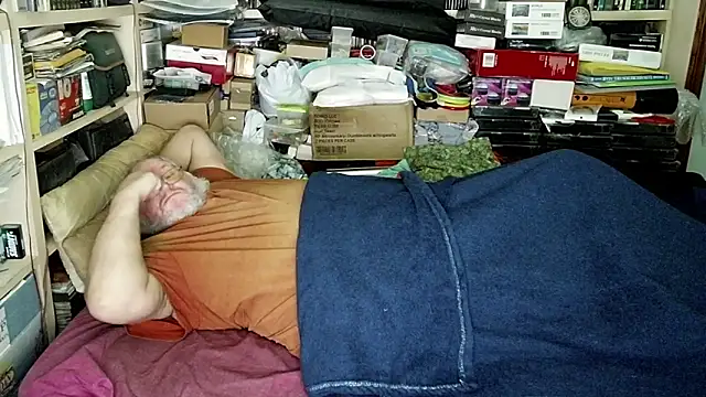 Snapshot of hadeszeuss2 chatting on 12/14/24, 05:36 hadeszeuss2 online show from 12/14/24, 05:36