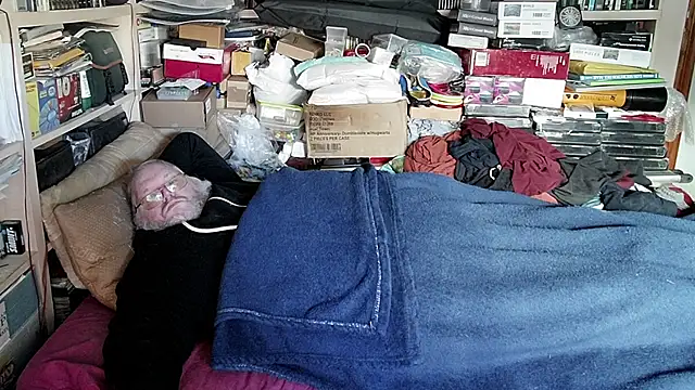 Snapshot of hadeszeuss2 chatting on 12/16/24, 02:49 hadeszeuss2 online show from 12/16/24, 02:49