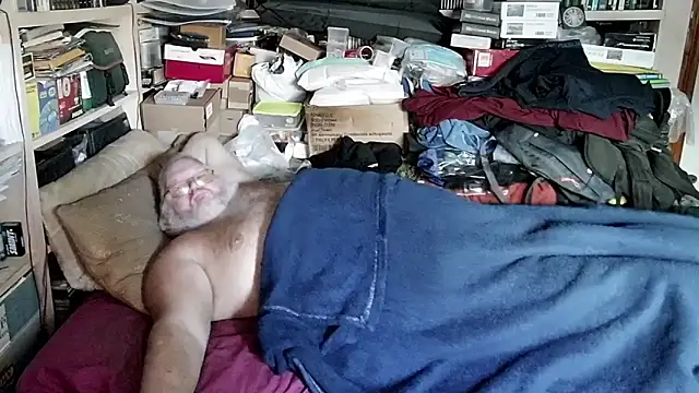 Snapshot of hadeszeuss2 chatting on 12/17/24, 03:06 hadeszeuss2 online show from 12/17/24, 03:06