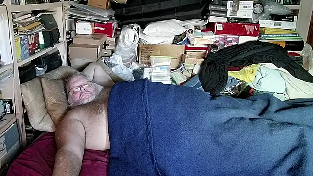 Snapshot of hadeszeuss2 chatting on 12/26/24, 04:14 hadeszeuss2 online show from 12/26/24, 04:14