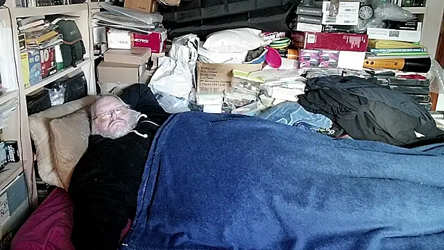 Snapshot of hadeszeuss2 chatting on 12/28/24, 03:15 hadeszeuss2 online show from 12/28/24, 03:15