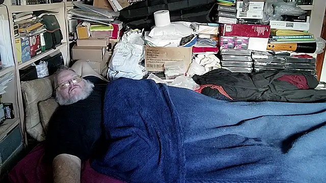 Snapshot of hadeszeuss2 chatting on 01/03/25, 03:12 hadeszeuss2 online show from 01/03/25, 03:12